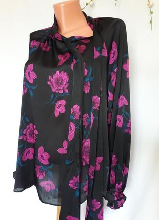 Черная блуза в цветы с завязкой спереди primark (размер 10-12)7 фото