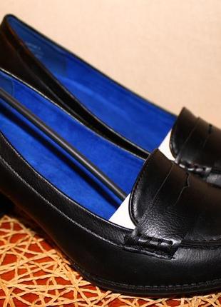 Туфли, лоферы женские на каблуке 38р.3 фото