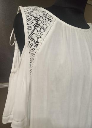 Белоснежная блузка с кружевом2 фото