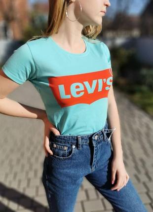 Футболка levis