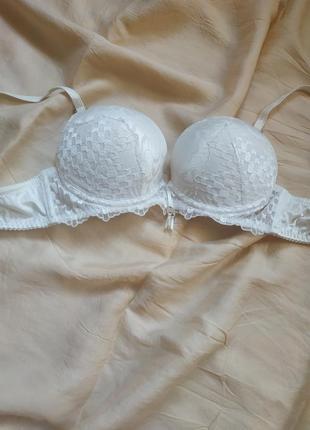 Бюстгальтер