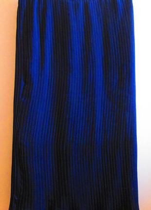 Стильная актуальная синяя гофрированная юбка atmosphere размер 102 фото