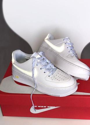 Nike air force white женские кроссовки найк белые рефлективный логотип (36-40)10 фото