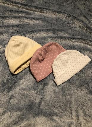 Набор шапочек на новорожденного1 фото