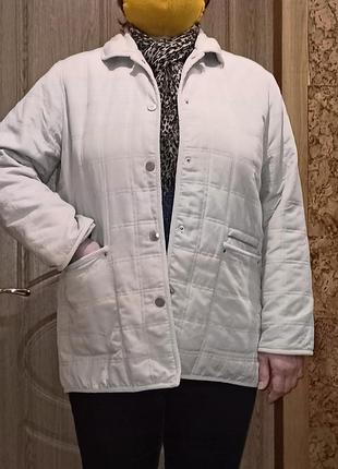 Легка стьобана курточка,52-56разм.