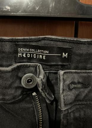 Удлинённые чёрные джинсовые шорты medicine4 фото