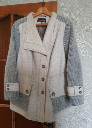 Пальто демісезонне