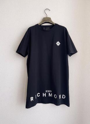 Удлинённая футболка jonh richmond