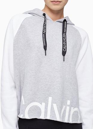 Женское худи performance colorblock logo raglan cropped hoodie