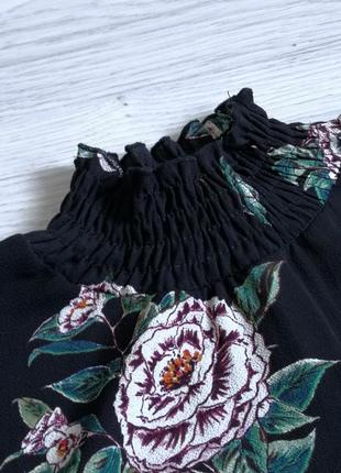 Чёрная блуза в цветы2 фото