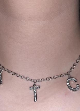 Чокер ожерелье bitch эффектное колье цепочка с подвесками кристаллы6 фото