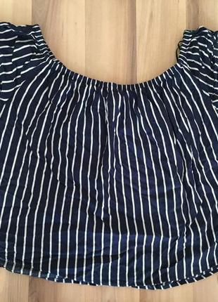 Укороченая блуза с завязками по бокам