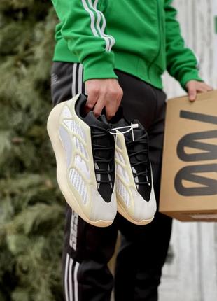 Шикарні чоловічі кросівки adidas yeezy boost 700 v3 azael бежеві унісекс 36-45 р