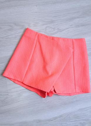 Неоновые оранжевые фактурные шорты юбка