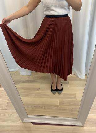 Асиметрична спідниця міді