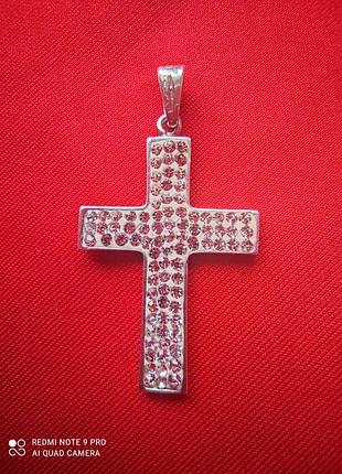 Серебряный крестик с камнями сваровски