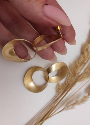 Стильные серьги кольца под золото плоские круглые двойные7 фото