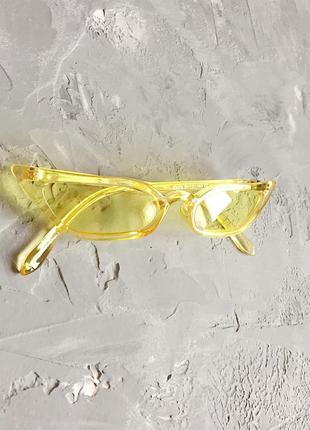 Вінтажні вузькі окуляри кішечки з жовтою прозорою оправою4 фото