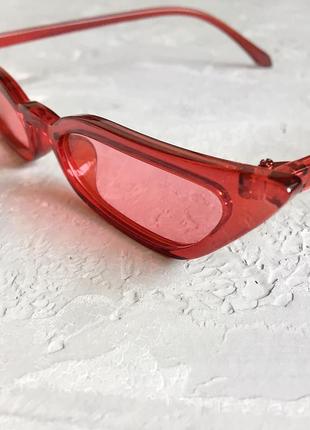 Вінтажні вузькі окуляри кішечки з червоною прозорою оправою3 фото