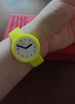 Часы o bag o clock, белый циферблат, салатовый ремешок