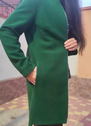 Стильне пальто темно-зеленого кольору плащ халат зелений5 фото