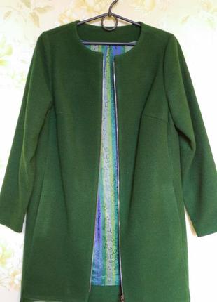 Стильное пальто бутылочного цвета плащ халат зелёный7 фото
