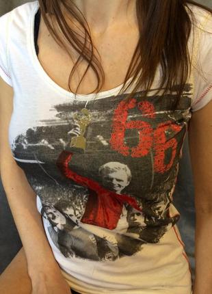 Фірмова Футболка з яскравим принтом next