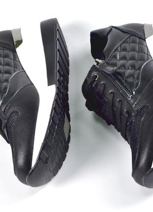 Кроссовочки женские