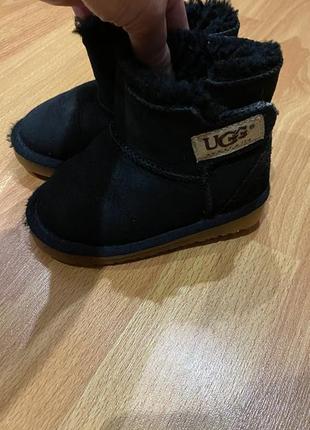 Валянки ugg, чорного кольору 21 розміру, довжина устілки 13 см