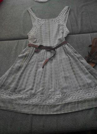 Платьице с кружевом