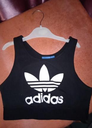 Топ від adidas