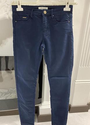 Джинси stradivarius