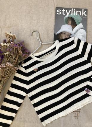 Зручна кофтинка в смужку