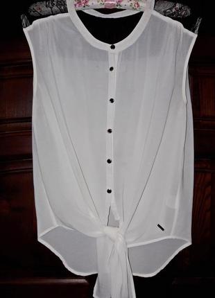 Стильная светло-кремовая блуза с кружевной вставкой от sienna