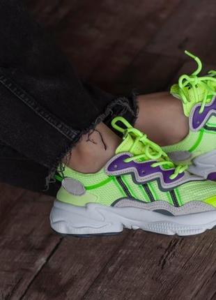 Яскраві соковиті жіночі кросівки adidas ozweego green салатові неонові6 фото