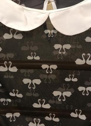 Очень красивая и стильная брендовая блузка в лебедях 19.2 фото