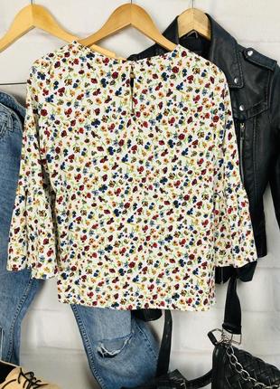 Блуза в квітковий принт з розкльошені рукавом8 фото
