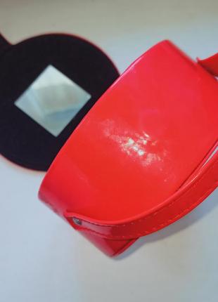 Красная лакированая сумка. косметичка чемодан3 фото