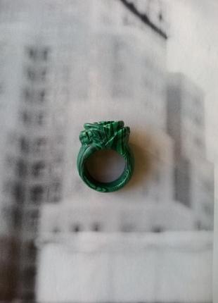 Зеленое кольцо из малахита кольцо малахит кольцо роза каблучка троянда кільце2 фото