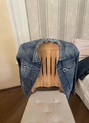 Куртка джинсова