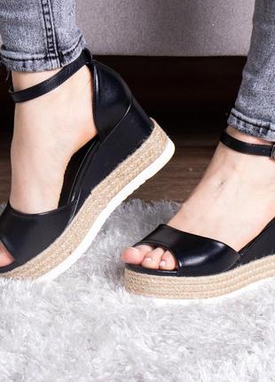 Жіночі босоніжки чорні bacabs 2761