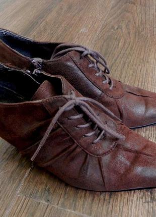 Мягенькие, очень удобные туфельки на шнурках.3 фото