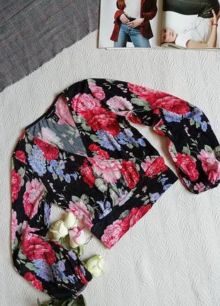 Трендовая блуза в цветочный принт блуза на запах блуза с пышным рукавом