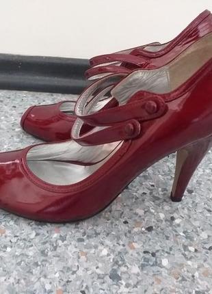 Элегантные туфли