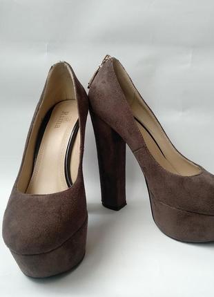 Туфлі коричневого кольору2 фото