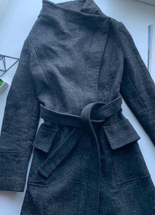 Отменное серое пальто с поясом/классическое строгое пальто/пальто с вкраплениями🧥7 фото