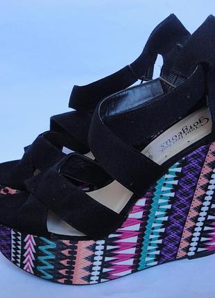 Босоножки красивенные!!!!!!р.39