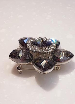 Брошь swarovski 2