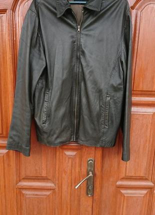 Брендова фірмова шкіряна куртка sisley,розмір 54(l-xl).