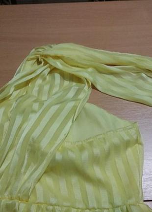 Шикарное длинное вечернее платье лимонного цвета8 фото